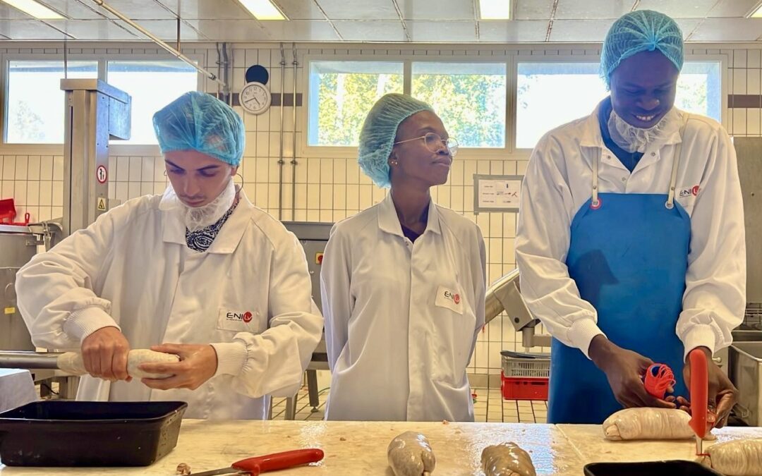 Retour à l’atelier viande pour les apprentis